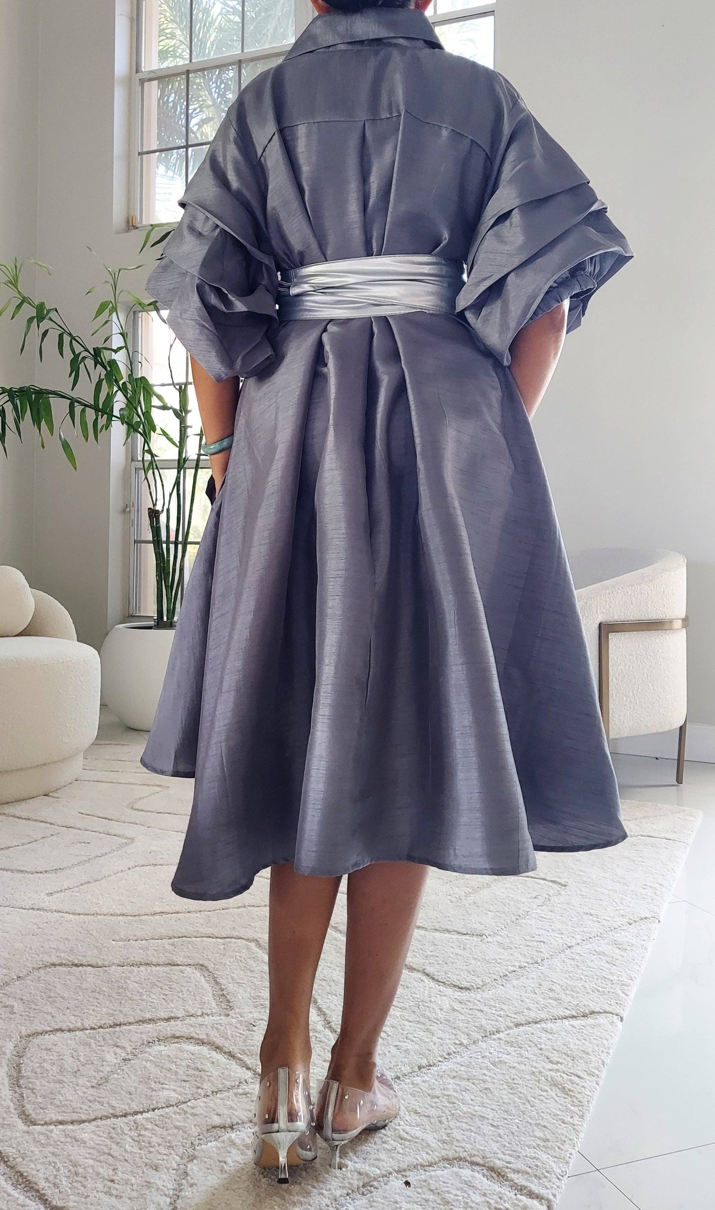 Faux silk swing dress w/ ruffled sleeve