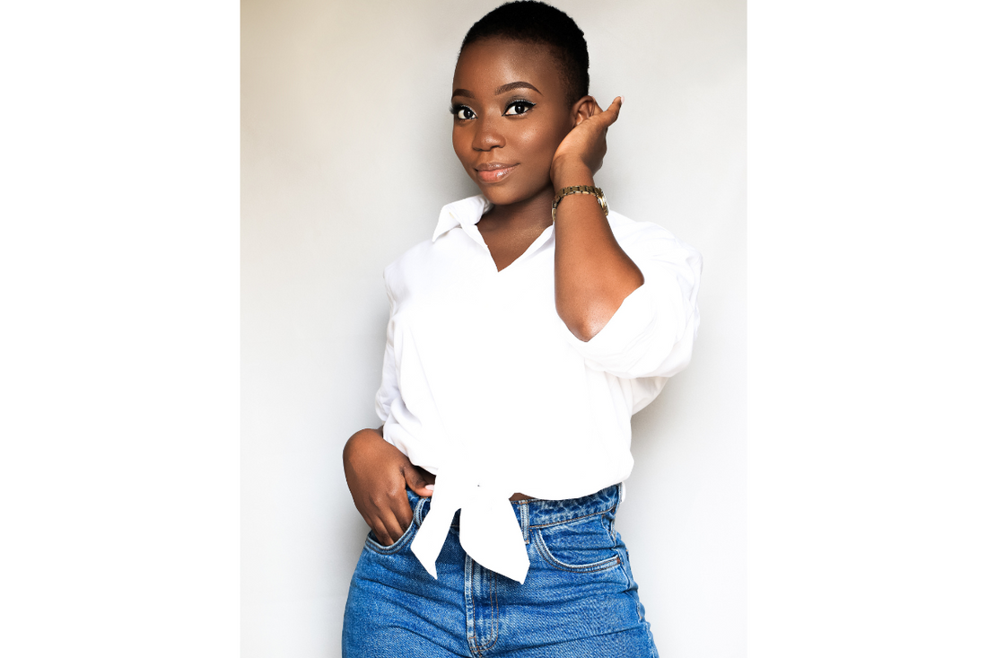 fashion woman wearing white tie shirt and denim jeans.