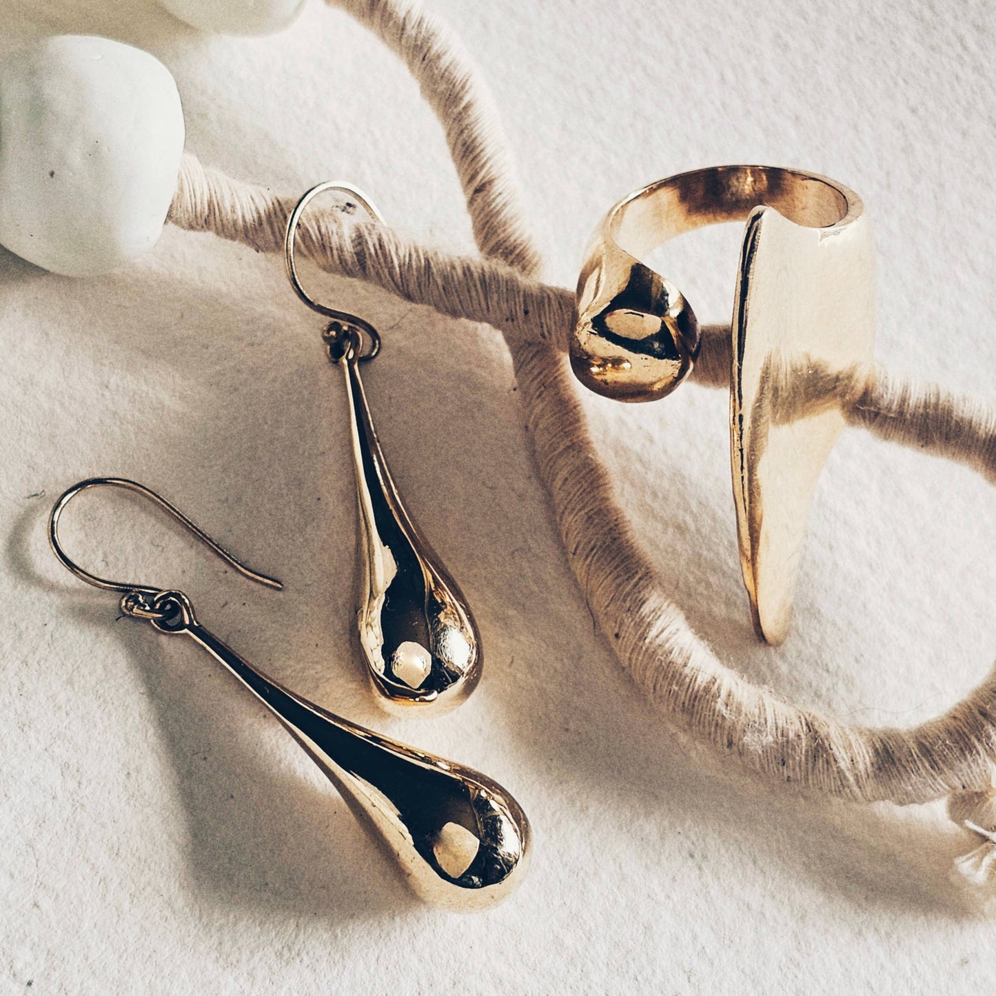 Brass droplet teardrop tear handing dangle earrings