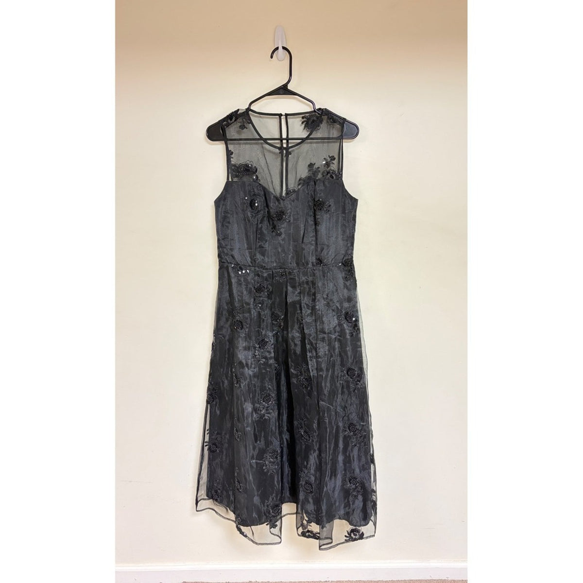 NWOT Donna Karan Black Beaded Embroidered Organza Cocktail Dress Size 8
